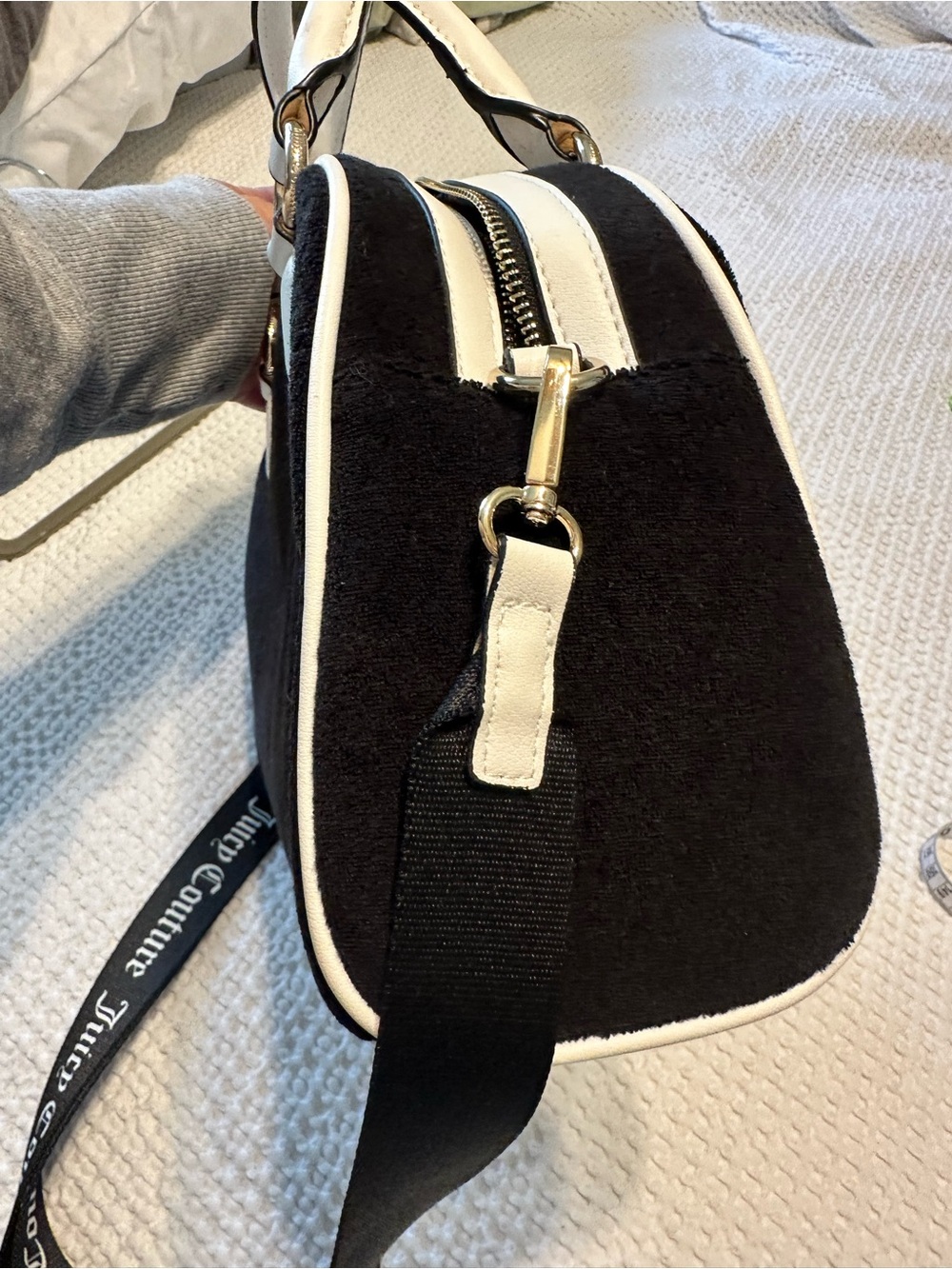 Juicy Couture Black & White Strawberry Patch Purse Arm and Shoulder Strap NWT - Picture 3 of 13